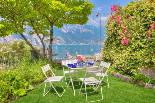 Villa Il Paradiso Di Gabri: Lake-View Villa with Garden