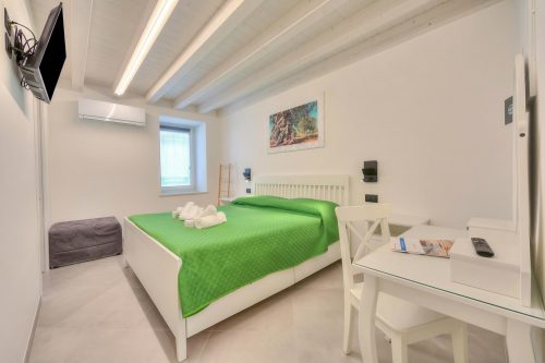 Ulivo Apt - Palazzo Palermo 1817 A/C, 2BR Sleeps 5