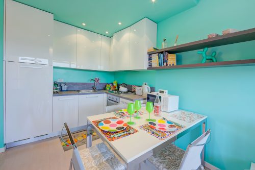 Green Tiffany Apartment: Pool, Tennis, Balcony