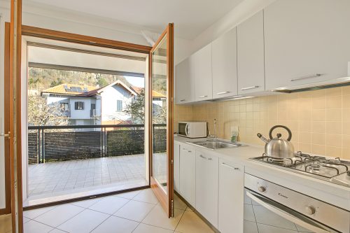Magnolia: Laveno Centre 2BR with Terrace
