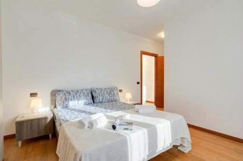 Magnolia: Laveno Centre 2BR with Terrace