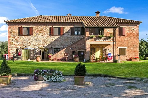 Girasole Apartment with Shared Pool 9 pax