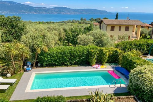 Casa Bougainville Shared Pool & LakeView