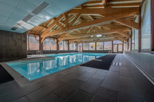 l'Ours Bleu B13 Ski-In at Vallorcine| Shared Pool, Gym & Wellness