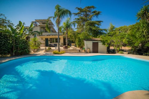 Apartment Civico 32 - Gardens & Shared Pool