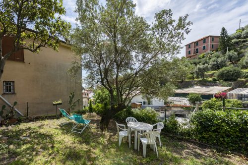 Basilico House In Mulinetti - 10min walk from Beaches