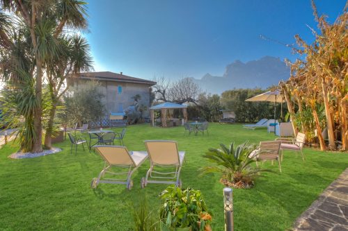 Agritur Laura- Essenza di rosa 2 with Shared Garden