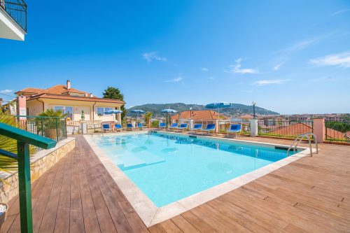 Seaview Pool Retreat - M8