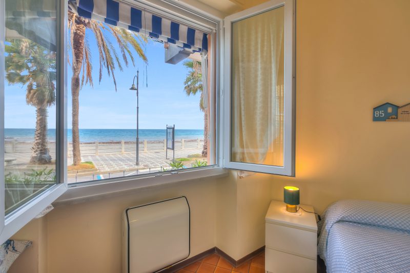Mer Vivante - Front Beach with Balcony