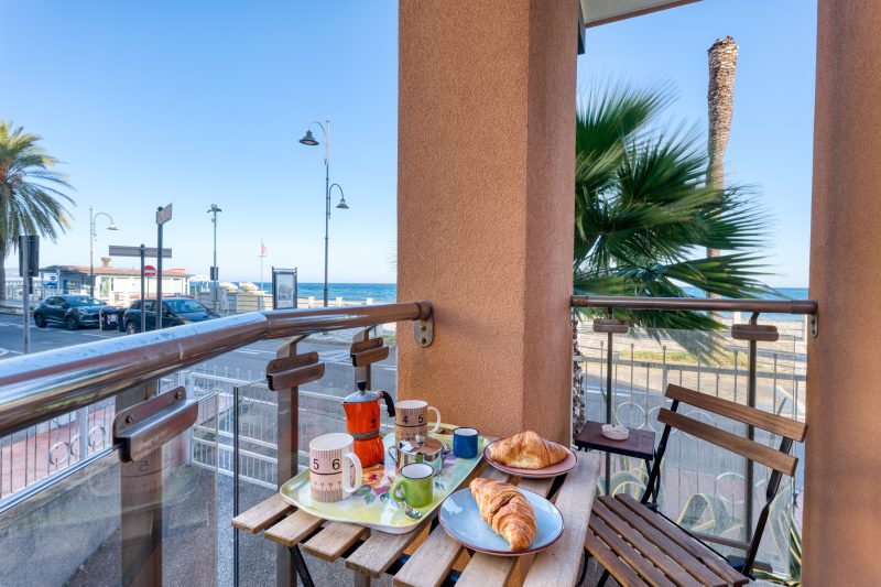 Mer Vivante - Front Beach with Balcony