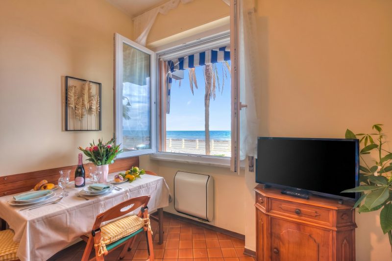 Mer Vivante - Front Beach with Balcony