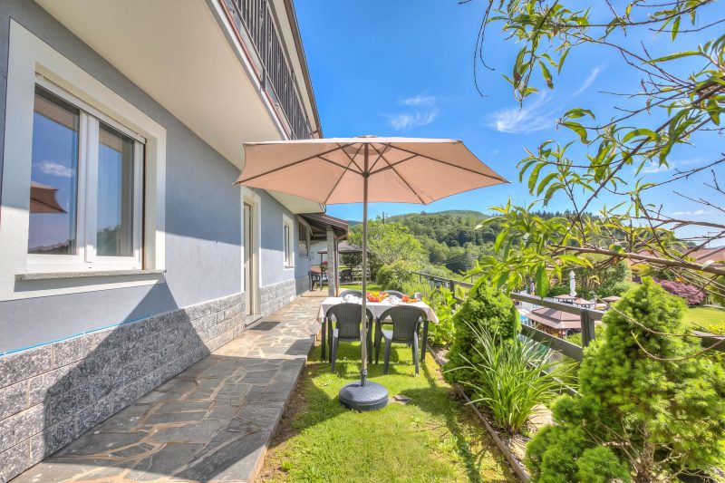 Zio Enry Terrace Apartment in Orta Lake