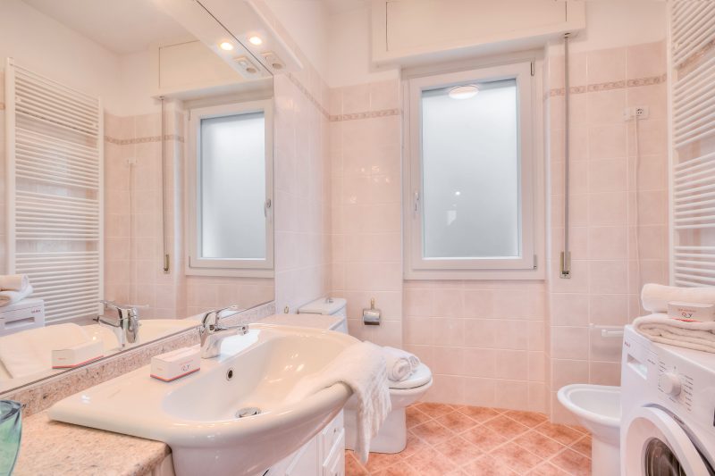 Zio Enry Terrace Apartment in Orta Lake