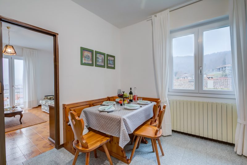 Zio Enry Terrace Apartment in Orta Lake