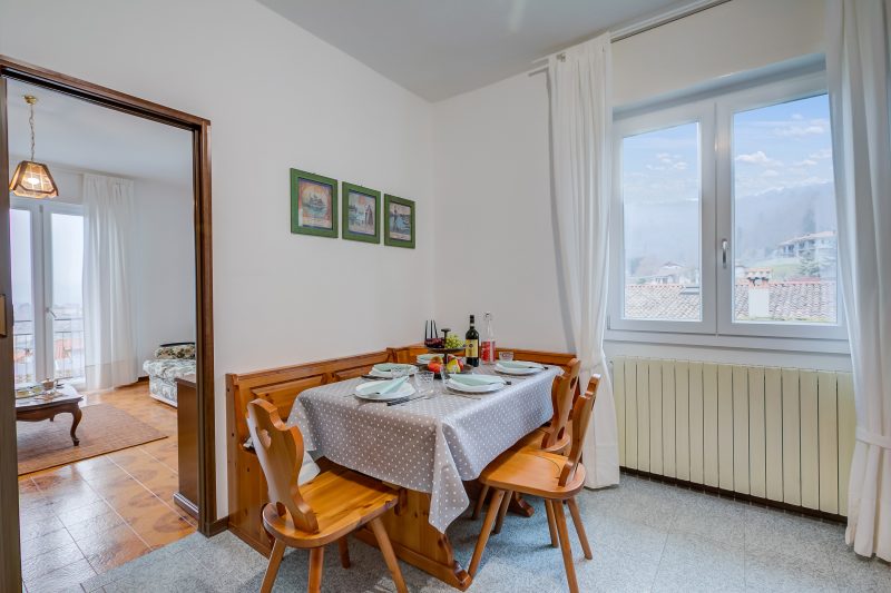 Zio Enry Terrace Apartment in Orta Lake