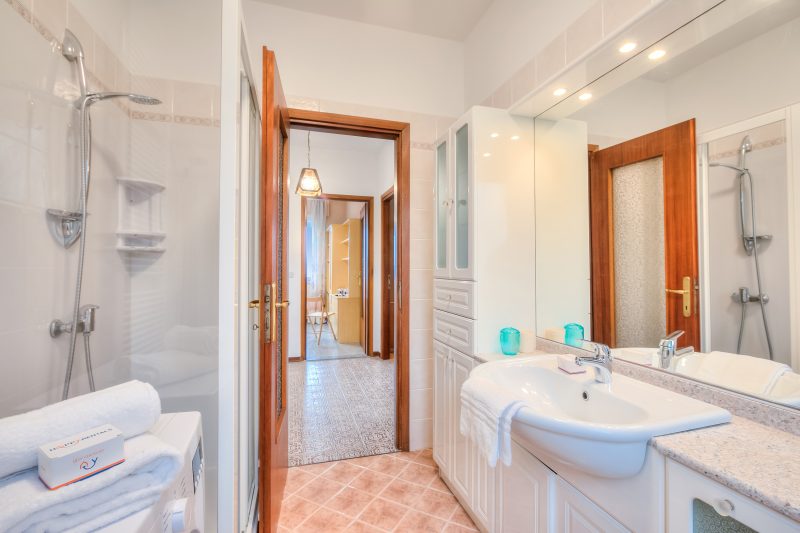 Zio Enry Terrace Apartment in Orta Lake