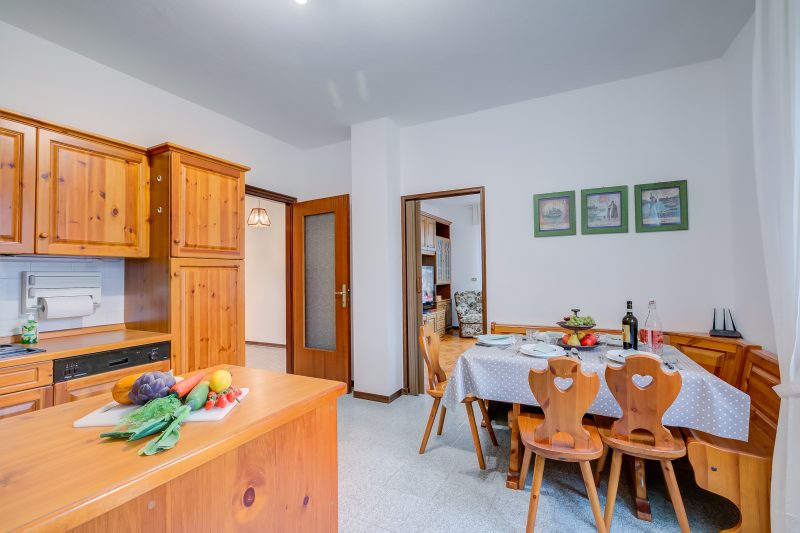 Zio Enry Terrace Apartment in Orta Lake