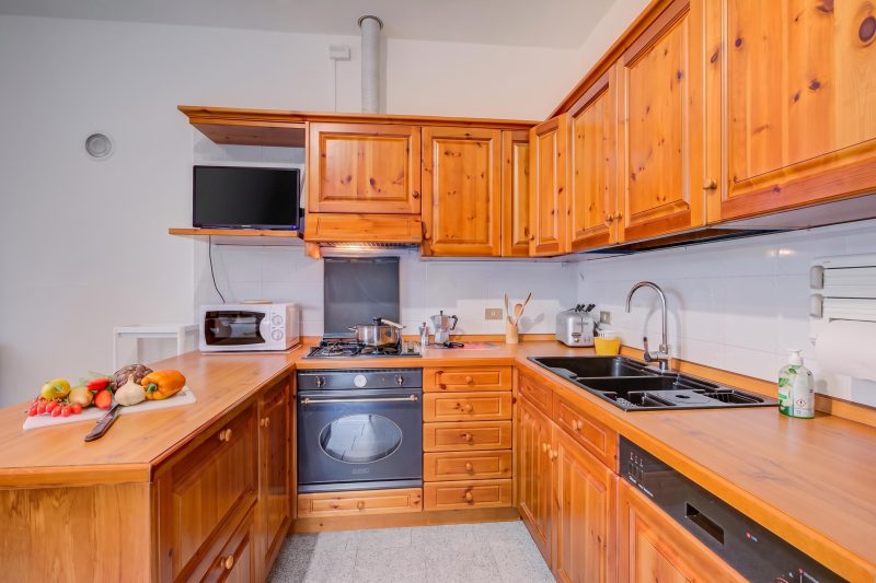 Zio Enry Terrace Apartment in Orta Lake
