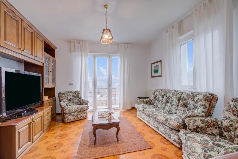 Zio Enry Terrace Apartment in Orta Lake