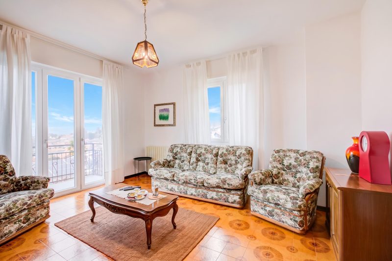 Zio Enry Terrace Apartment in Orta Lake
