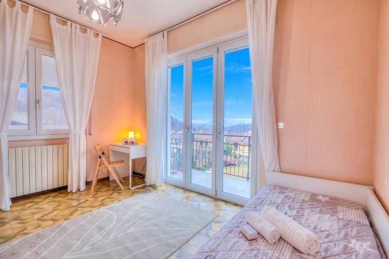 Zio Enry Terrace Apartment in Orta Lake