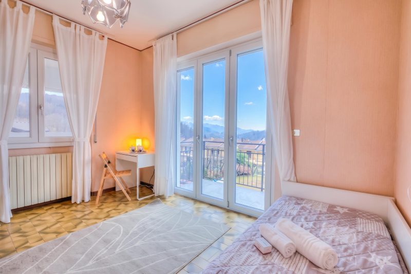 Zio Enry Terrace Apartment in Orta Lake