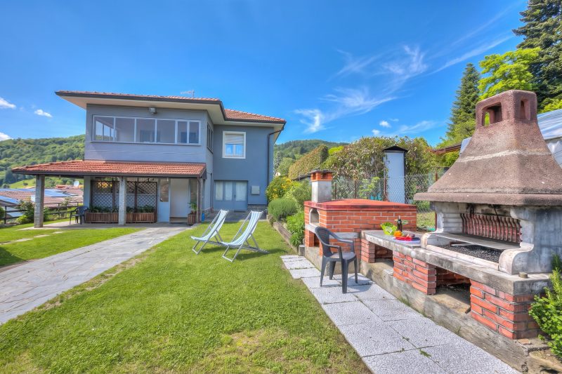 Zio Enry Terrace Apartment in Orta Lake