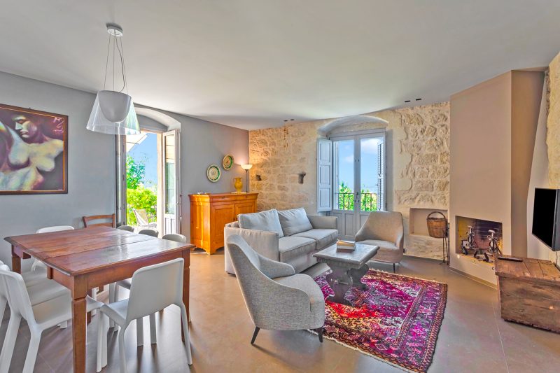 Villa Iris