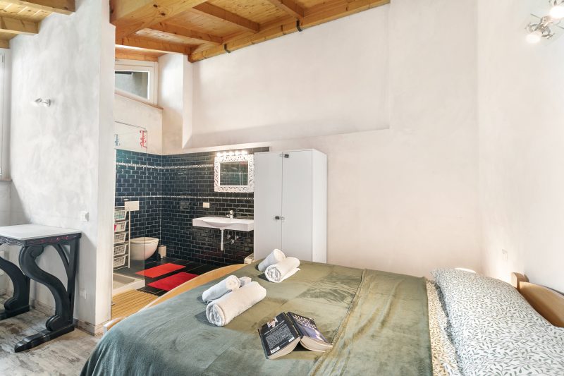 La Maison Du Lac - 50 meters from Lake , Private Parking&BBQ