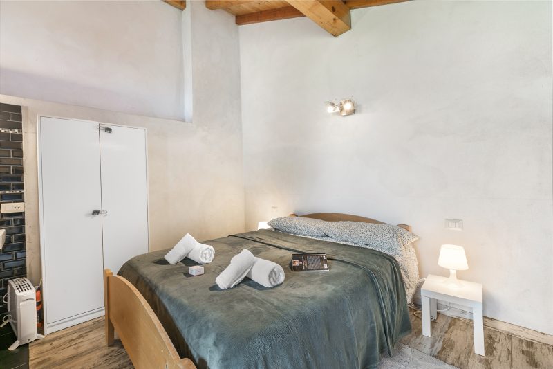 La Maison Du Lac - 50 meters from Lake , Private Parking&BBQ