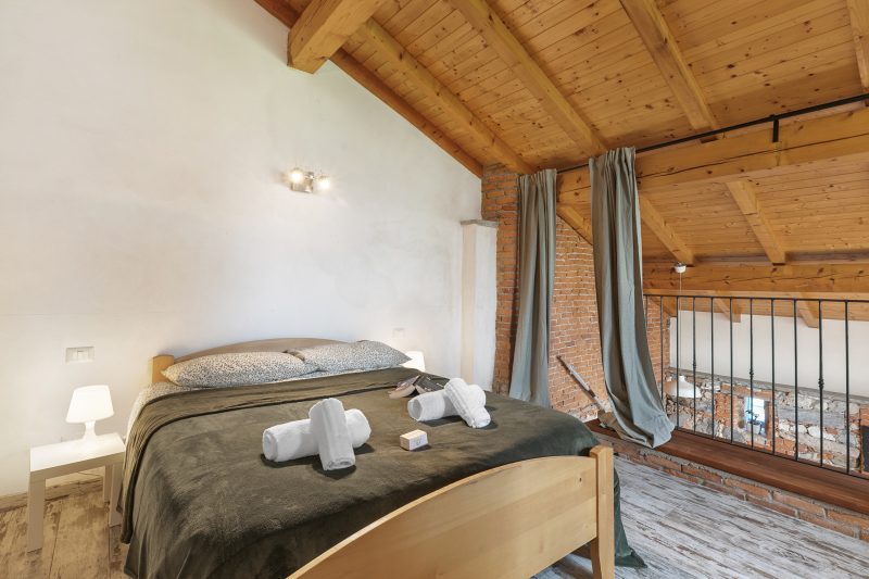La Maison Du Lac - 50 meters from Lake , Private Parking&BBQ