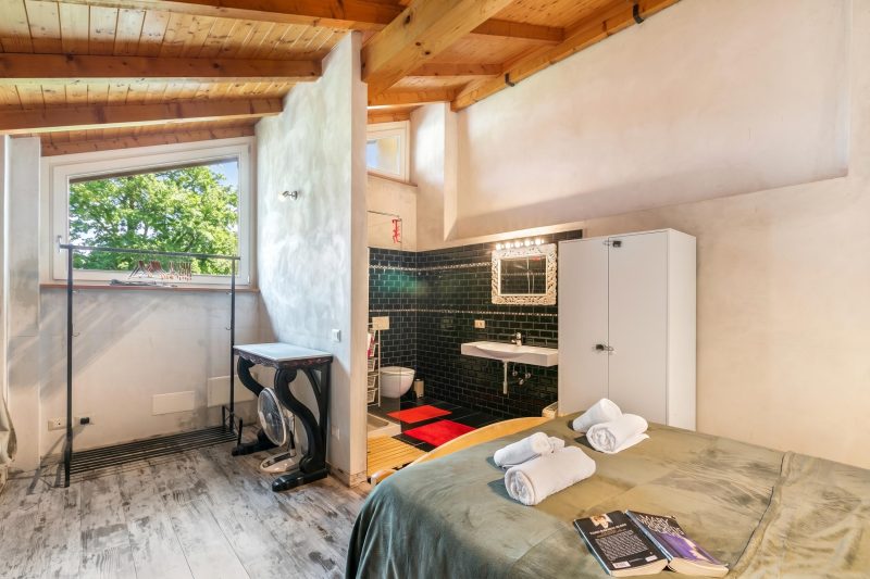 La Maison Du Lac - 50 meters from Lake , Private Parking&BBQ