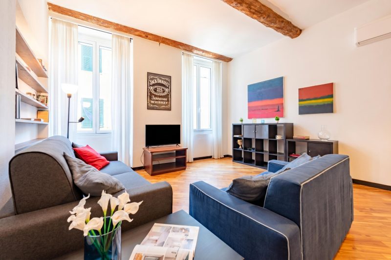 Charming Apartment Next To Genoa's Aquarium