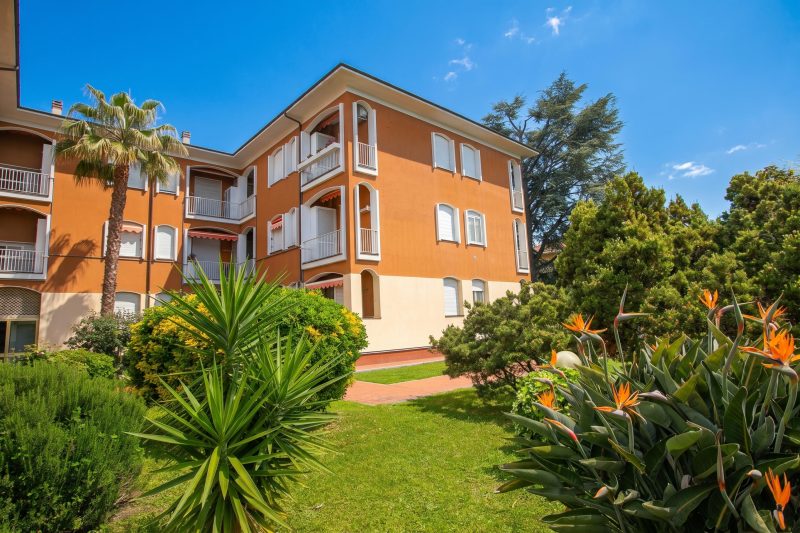 Gabri By The Sea with Balcony and Shared Garden