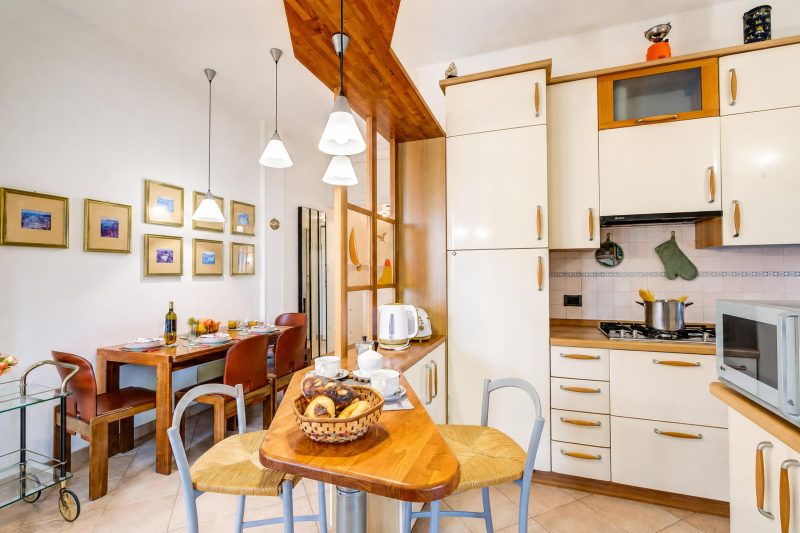 Gabri By The Sea with Balcony and Shared Garden