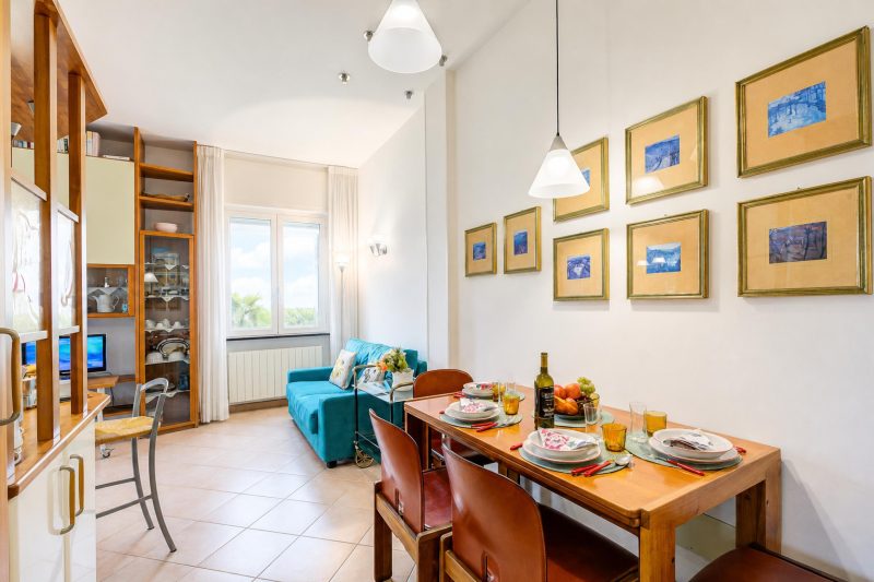 Gabri By The Sea with Balcony and Shared Garden
