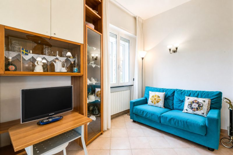 Gabri By The Sea with Balcony and Shared Garden