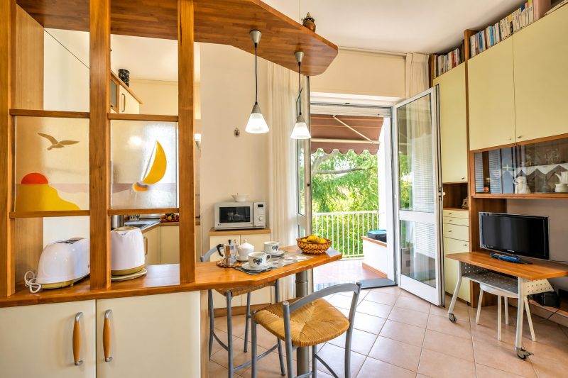 Gabri By The Sea with Balcony and Shared Garden