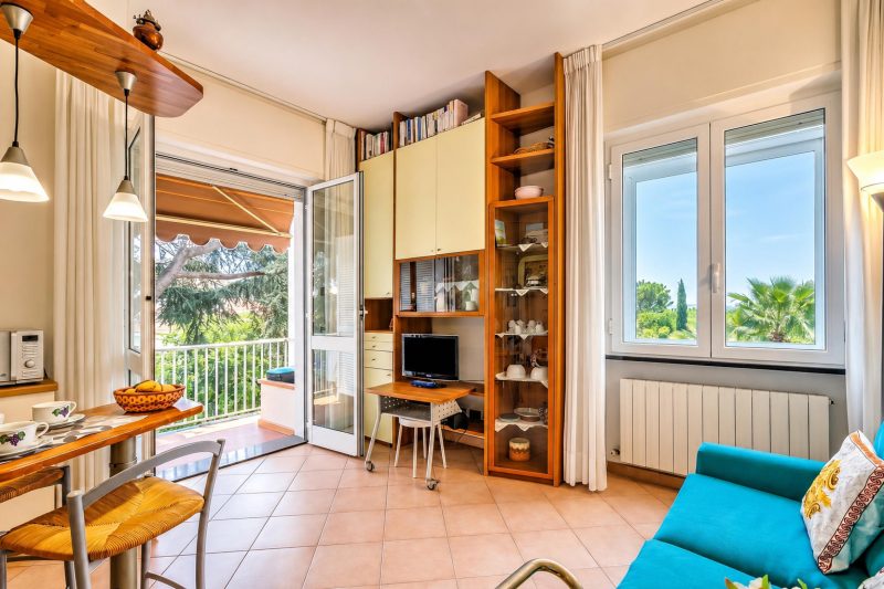 Gabri By The Sea with Balcony and Shared Garden