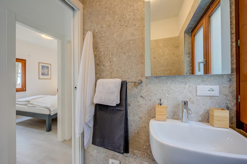 Relais Nanzello Garda Living 1 with Private Garden