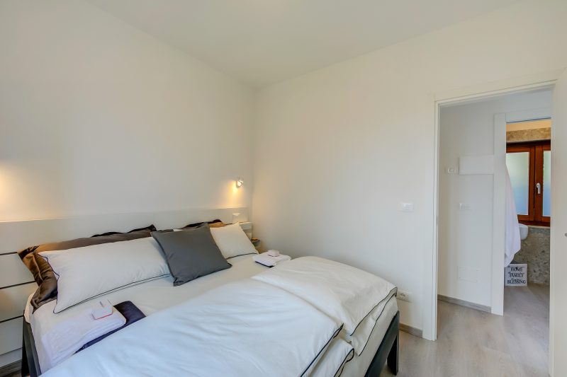 Relais Nanzello Garda Living 1 with Private Garden