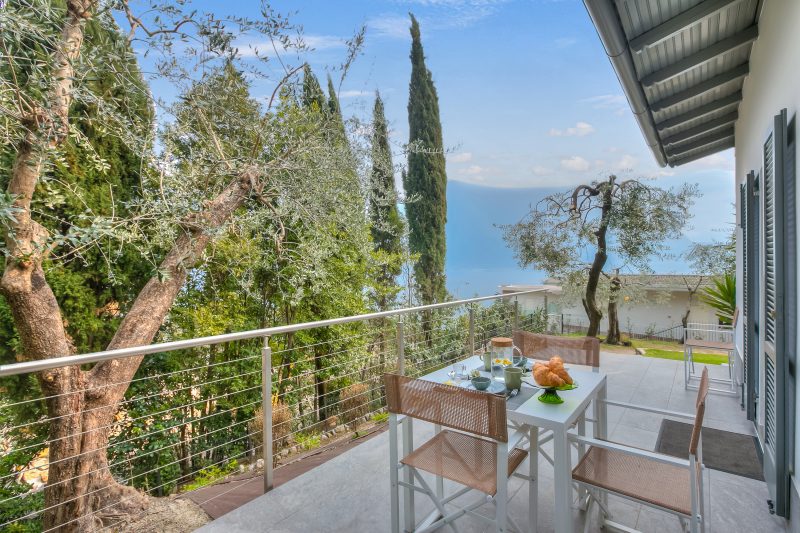 Relais Nanzello Garda Living 1 with Private Garden