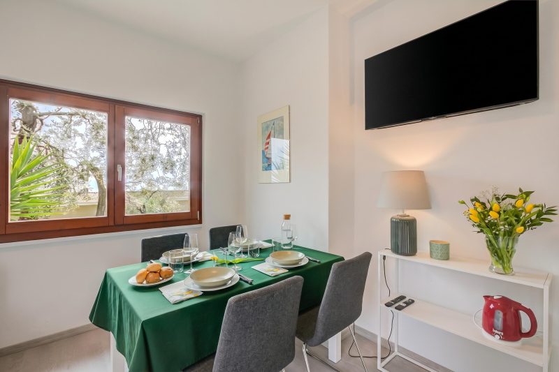 Relais Nanzello Garda Living 1 with Private Garden