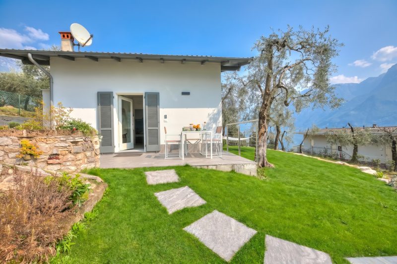 Relais Nanzello Garda Living 2 with Private Garden
