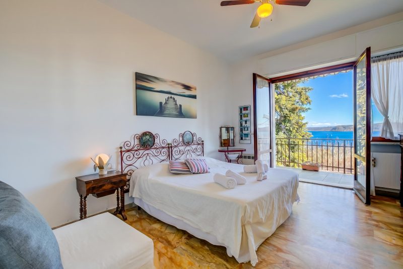 Blooming Villa Cos with Garden and Lake View