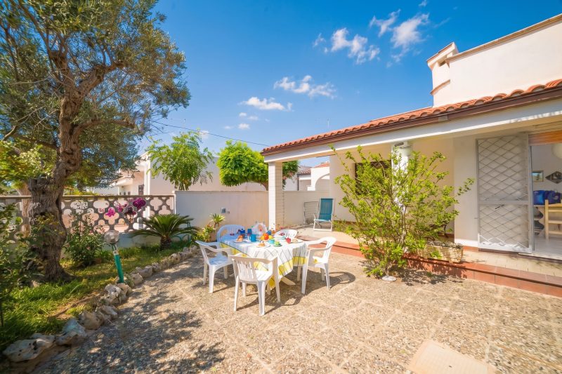 Villetta Fina Bella with Parking near Beach