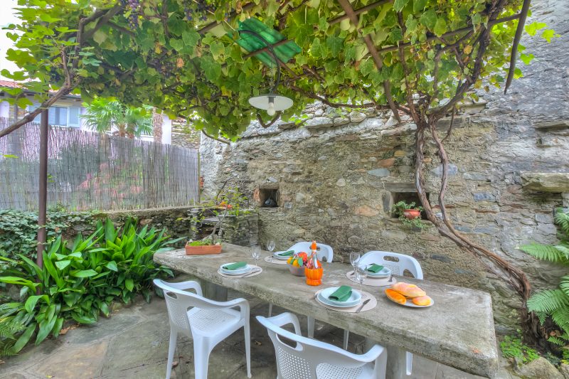 Il Cortiletto di Marina: Garden Apartment near Stresa