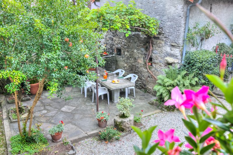 Il Cortiletto di Marina: Garden Apartment near Stresa