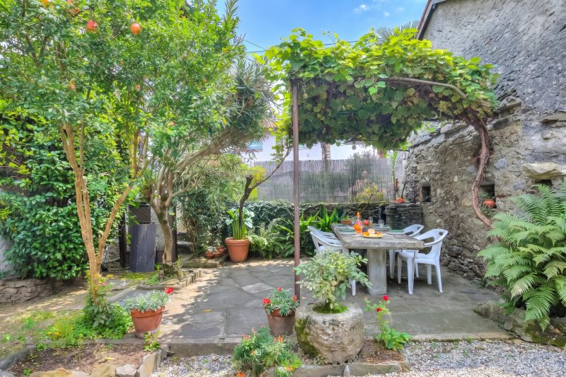 Il Cortiletto di Marina: Garden Apartment near Stresa