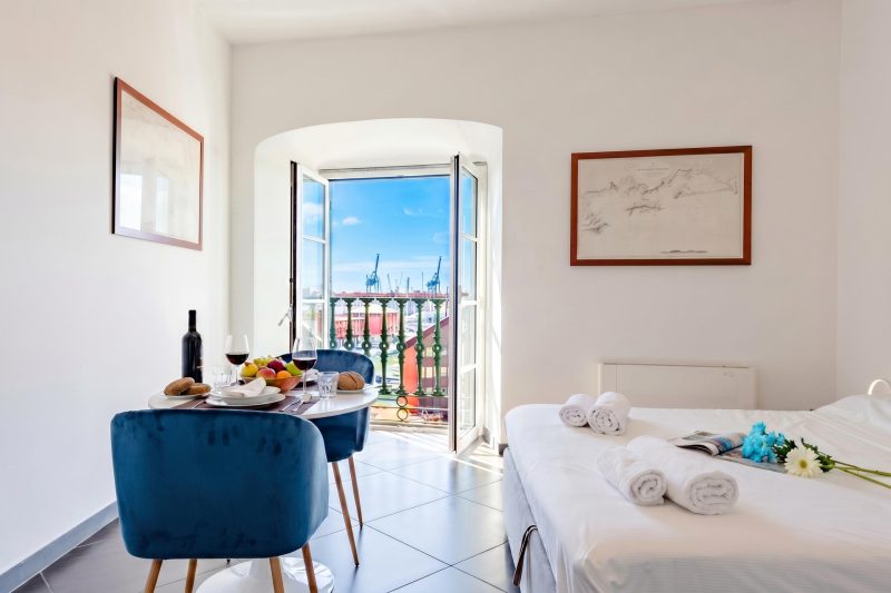 Sea View Apartment Next To Acquarium